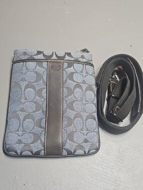 Coach Bags EUC Signature Swingback Crossbody Jacquard and Leather Vintage Bag